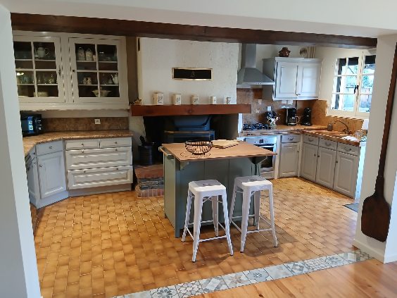 Cuisine entièrement équipée du Gîte Enso de Jules à Aleu